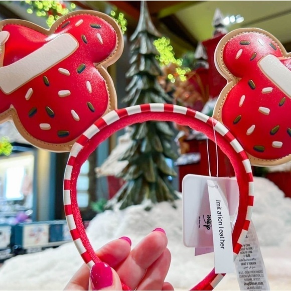 Minnie Mouse Holiday Cookie Ears - Picture 4 of 8
